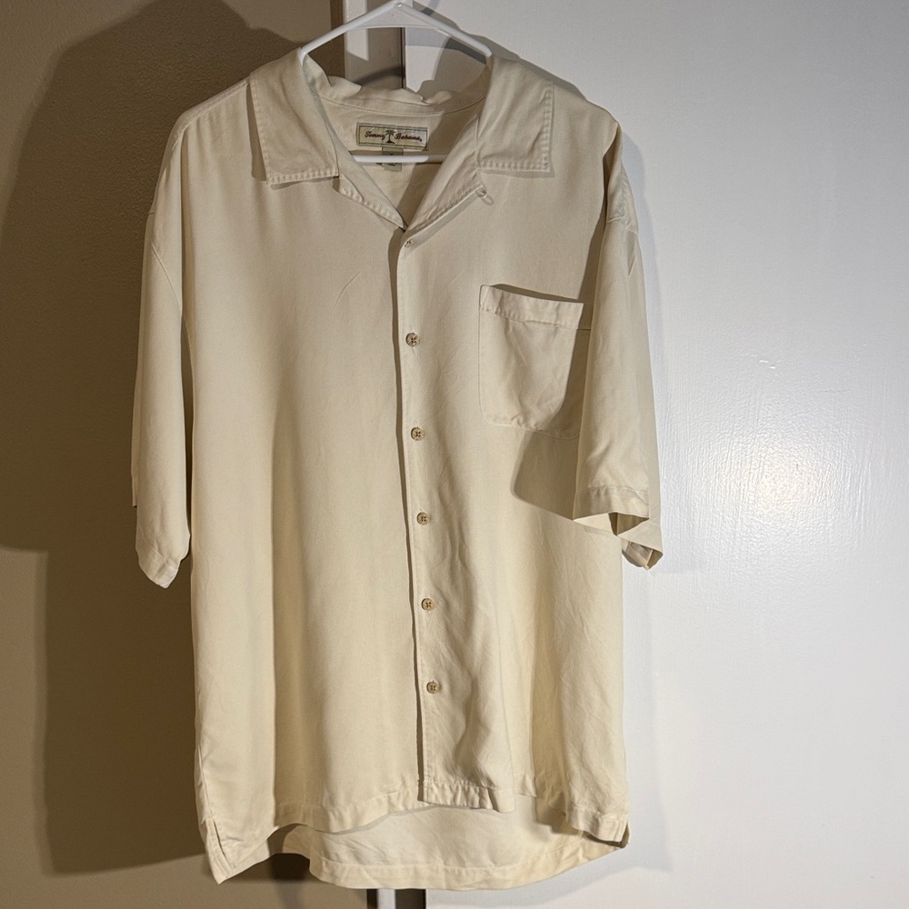Tommy Bahama 100% Silk Camp Shirt Men’s XL – Classic Short Sleeve Button Front